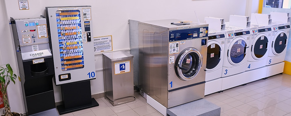 Νέο κατάστημα self service laundry στην Πετρούπολη άνοιξε.